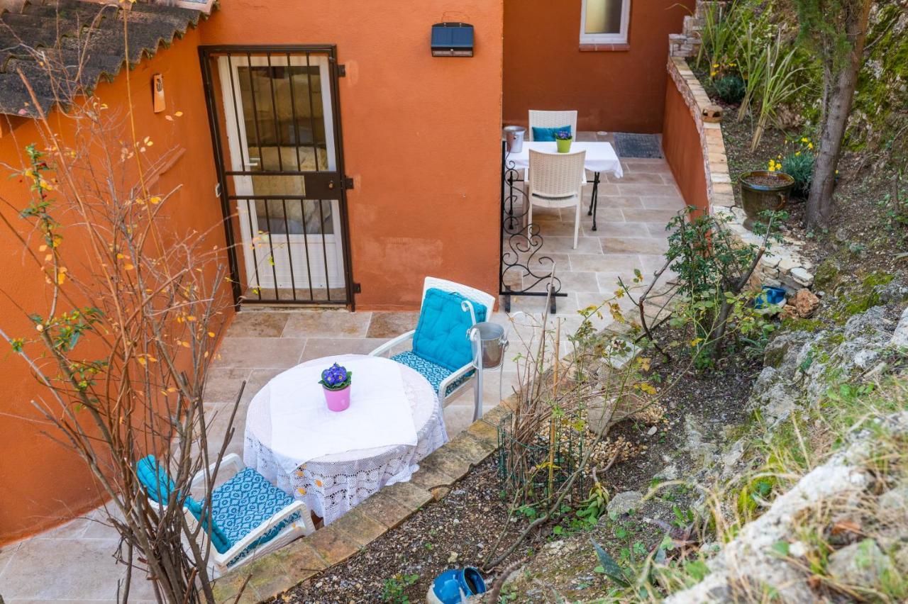 Appartement De Caractere Le Camelia, 56M², Dans Propriete Au Calme Avec Piscine By Le Mas De Louise Et Sacha Sollies-Toucas Ngoại thất bức ảnh